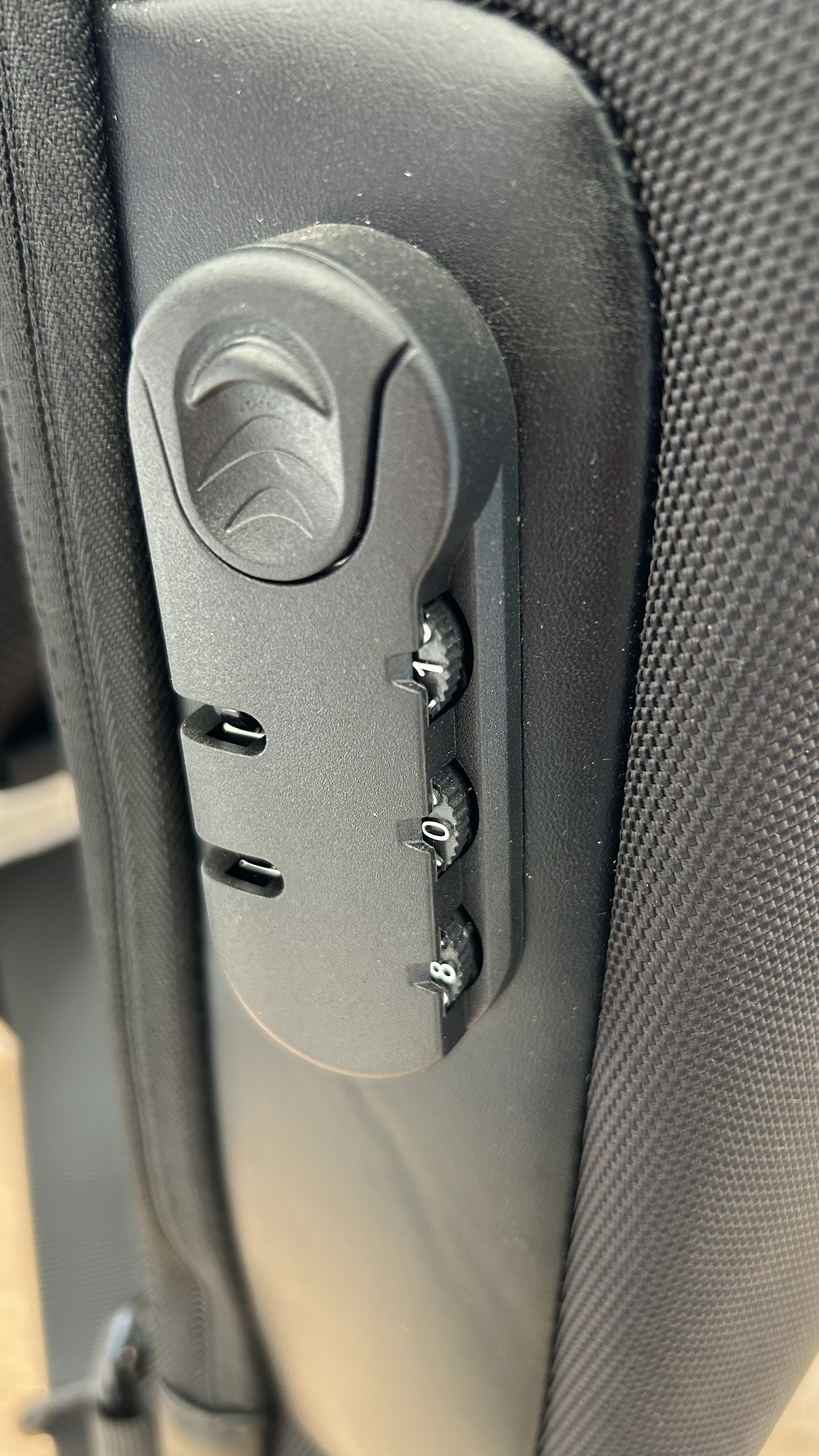 Weixier Crossbag Umhängetasche mit USB-Anschluss & Zahlenschloss